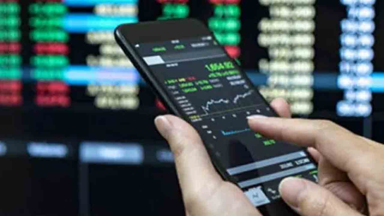 లాభాల్లో స్టాక్‌ మార్కెట్లు