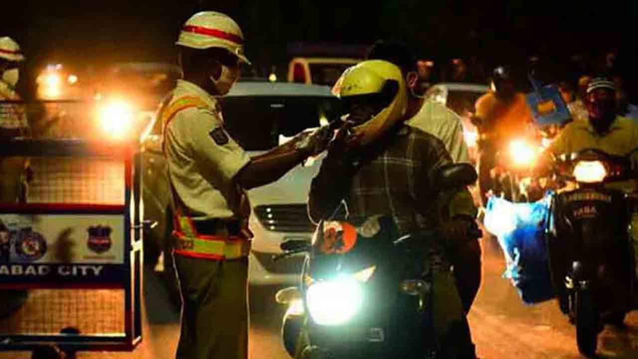 డ్రంక్‌ అండ్‌ డ్రైవ్‌లో 586 మంది పట్టివేత