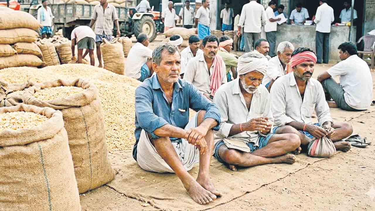 మక్క పైసలియ్యండి.. ఖాతాల్లో జమకాని పంట డబ్బులు