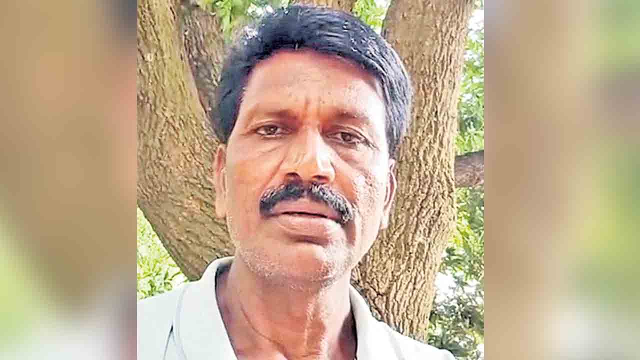 రైతు మెడపై యాప్‌ కత్తి!