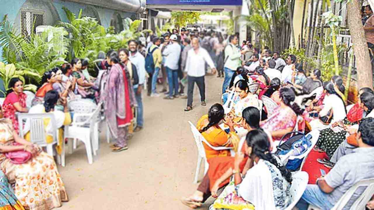 సీవోఈలోనూ పార్ట్‌ టైమ్‌ టీచర్లే!
