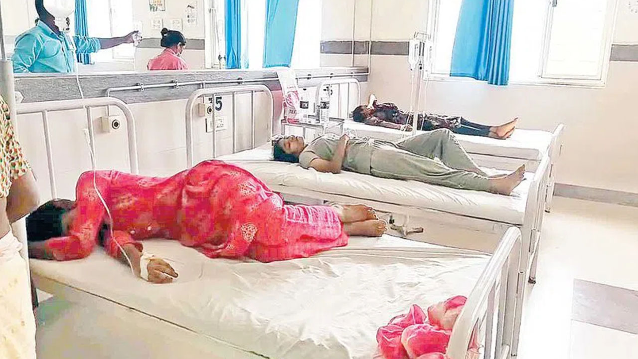 Human Rights | గురుకులంలో ఫుడ్ పాయిజన్‌ను సుమోటోగా స్వీకరించిన మానవ హక్కుల కమిషన్‌