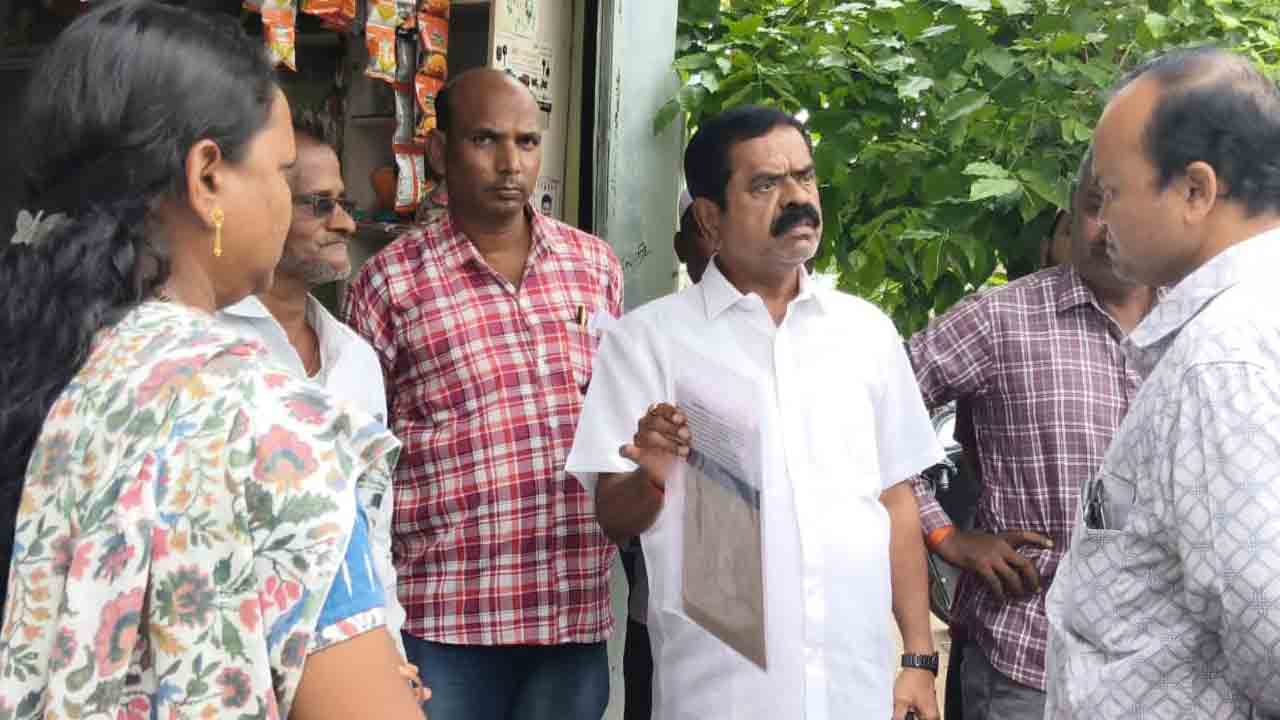 ఓటరు నమోదులో కాంగ్రెస్‌ నేతల అక్రమాలు