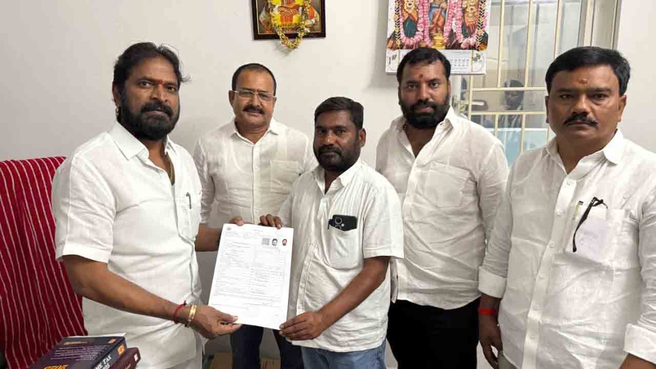 ఓటర్లు తమ వివరాలను నమోదు చేసుకోవాలి