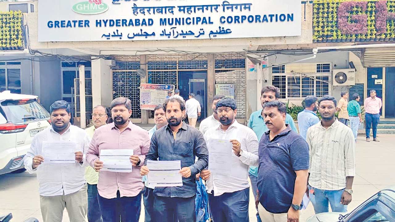 అనర్హులకు అందలం!