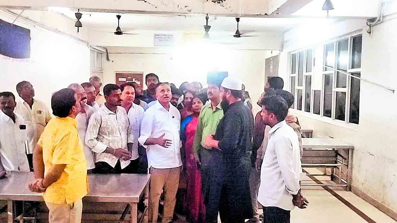 గురుకులాలపై సర్కారుకు పట్టింపేది?