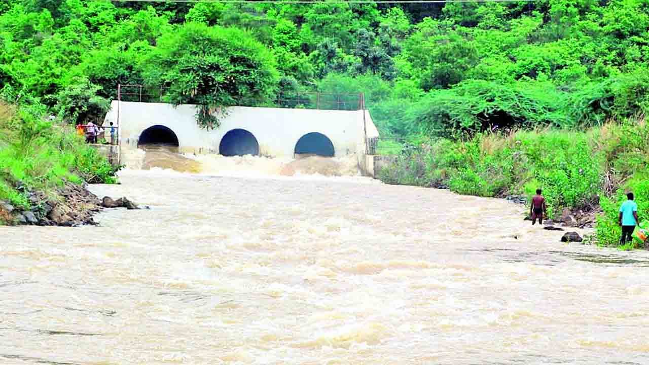 రామప్పలో గోదావరి పరవళ్లు