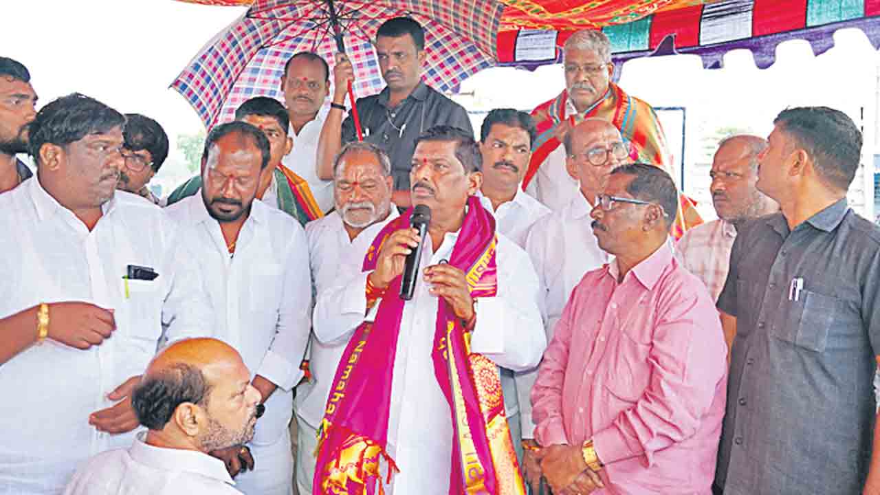 లక్ష్మీపురం ప్లాట్ల ఓనర్లకు అండగా ఉంటాం..