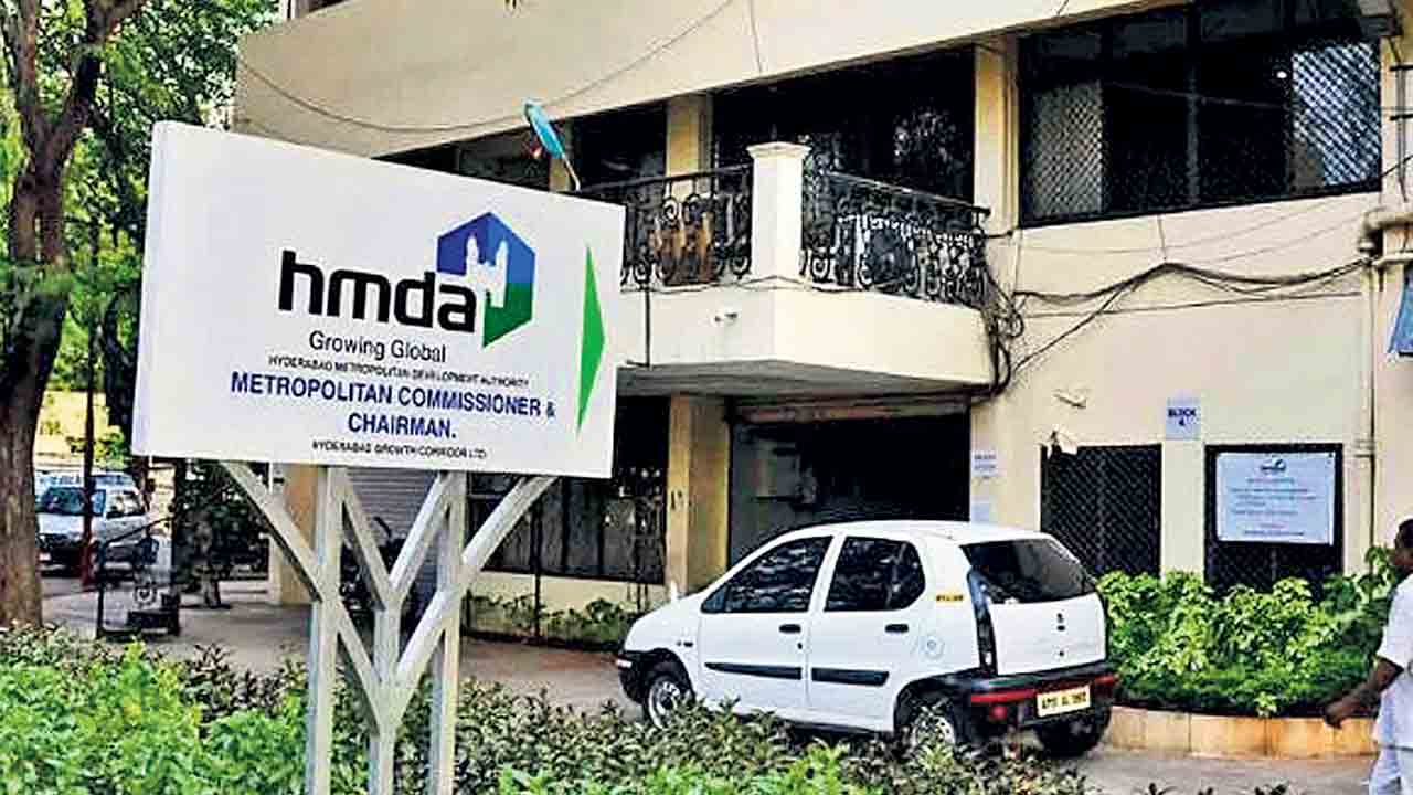 కోర్టు ఆదేశాల పేరిట హెచ్‌ఎండీఏ మెలిక 