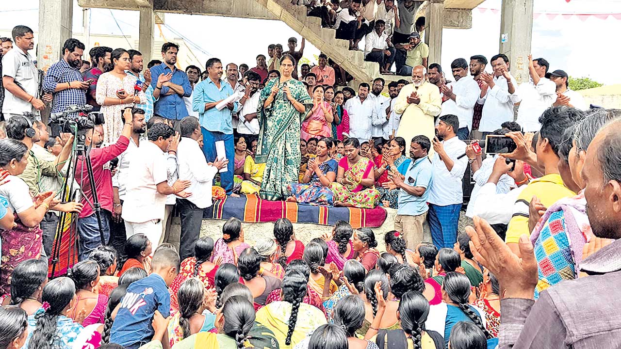 పేదల భూములు గుంజుకునేందుకే హైడ్రా