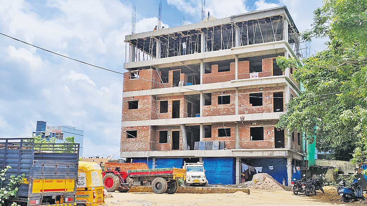 కాషాయనేత కబ్జా