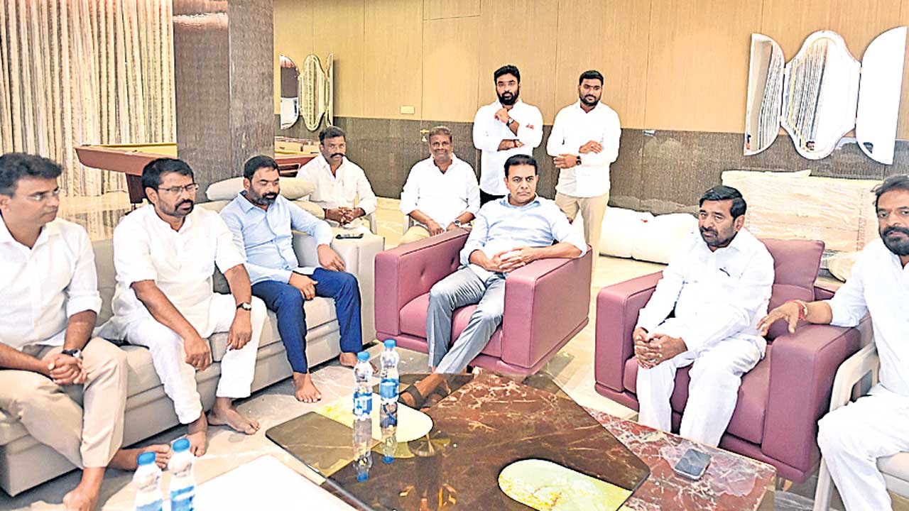 ఎమ్మెల్సీ శంభీపూర్‌రాజుకు కేటీఆర్‌ పరామర్శ