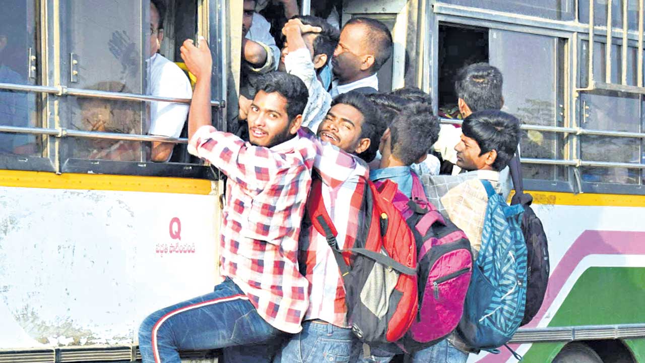 పట్టుజారితే ప్రమాదమే