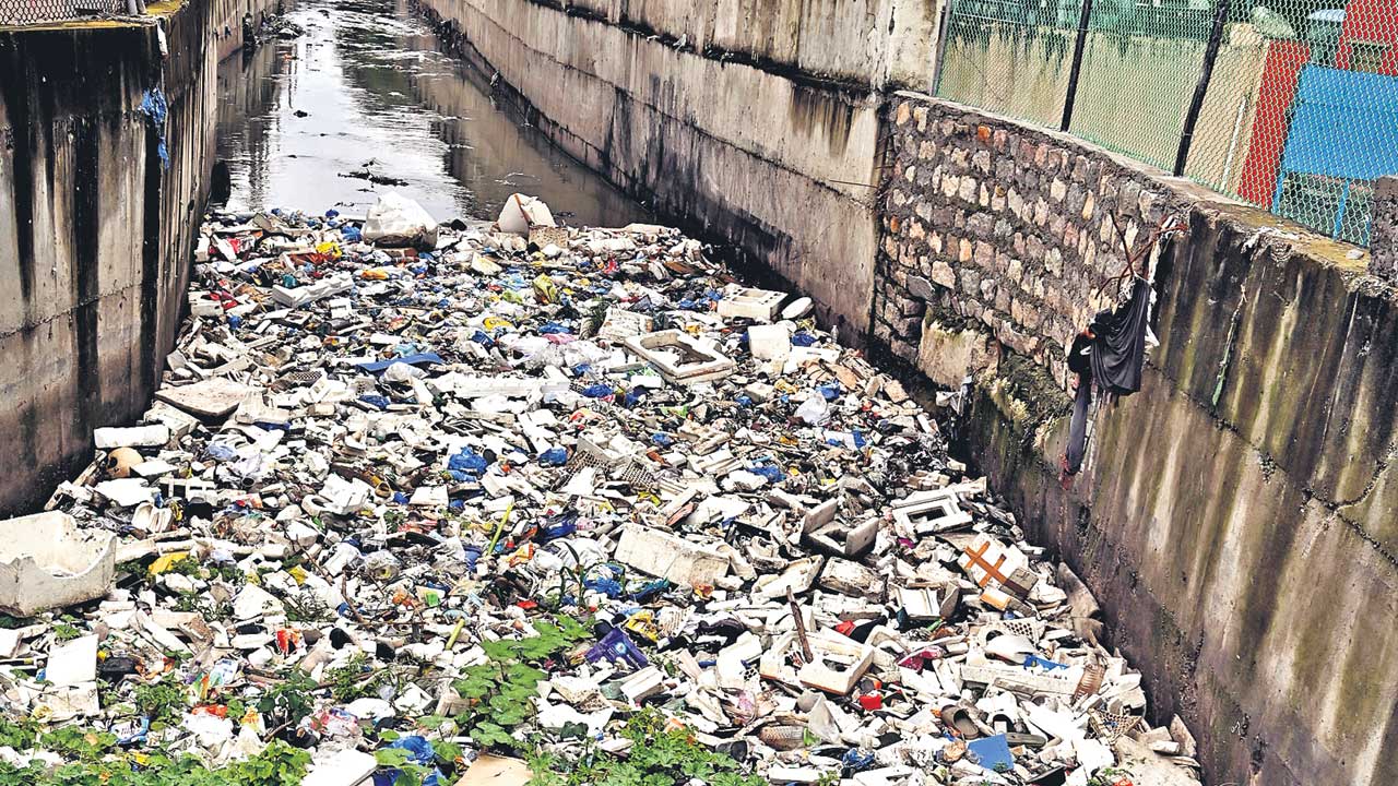 నాలాల పునరుద్ధరణకు నిధుల గండం