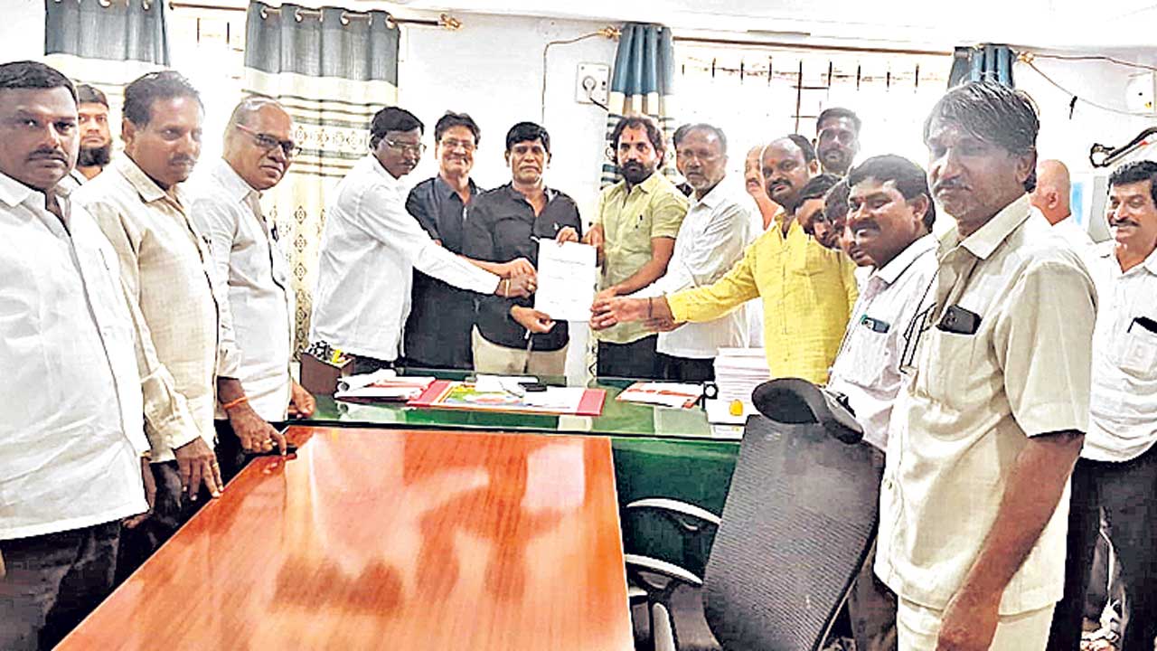 టెండర్లలో గోల్‌మాల్‌!