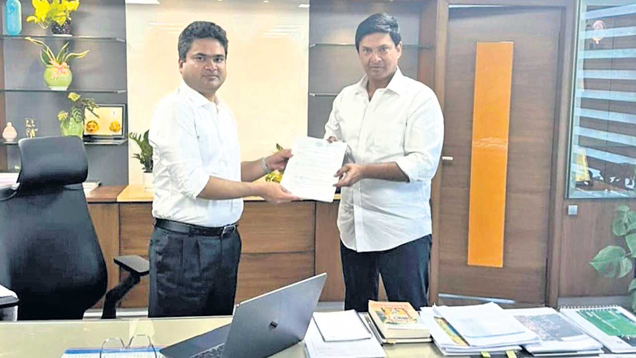 మాస్టర్‌ ప్లాన్‌ను సవరించాలి