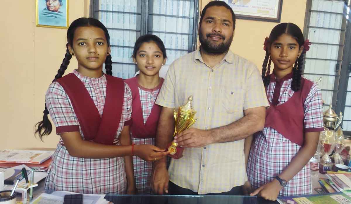 Dharmaram | రాష్ట్రస్థాయి అథ్లెటిక్స్ పోటీలకు ధర్మారం మోడల్ స్కూల్ విద్యార్థుల ఎంపిక