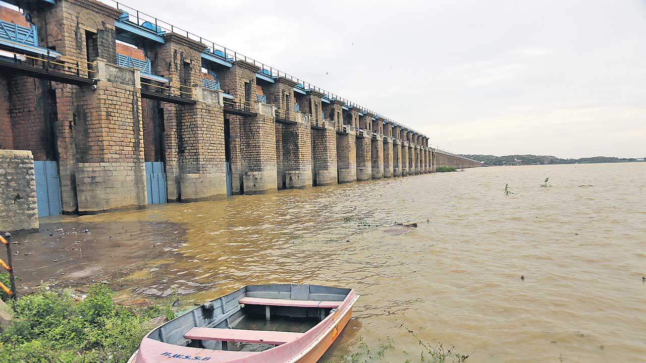 జంటకు జలకళ