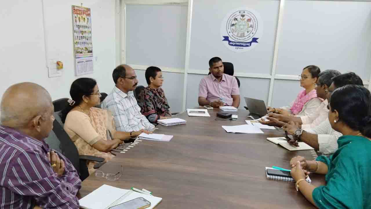 బలవర్థకమైన ఆహారం అందిస్తున్నాం