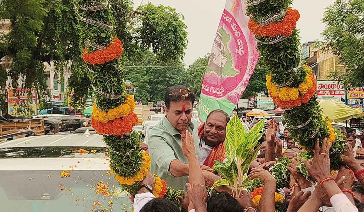 KTR | ధర్మారంలో కేటీఆర్‌కు ఘన స్వాగతం పలికిన బీఆర్ఎస్ నాయకులు