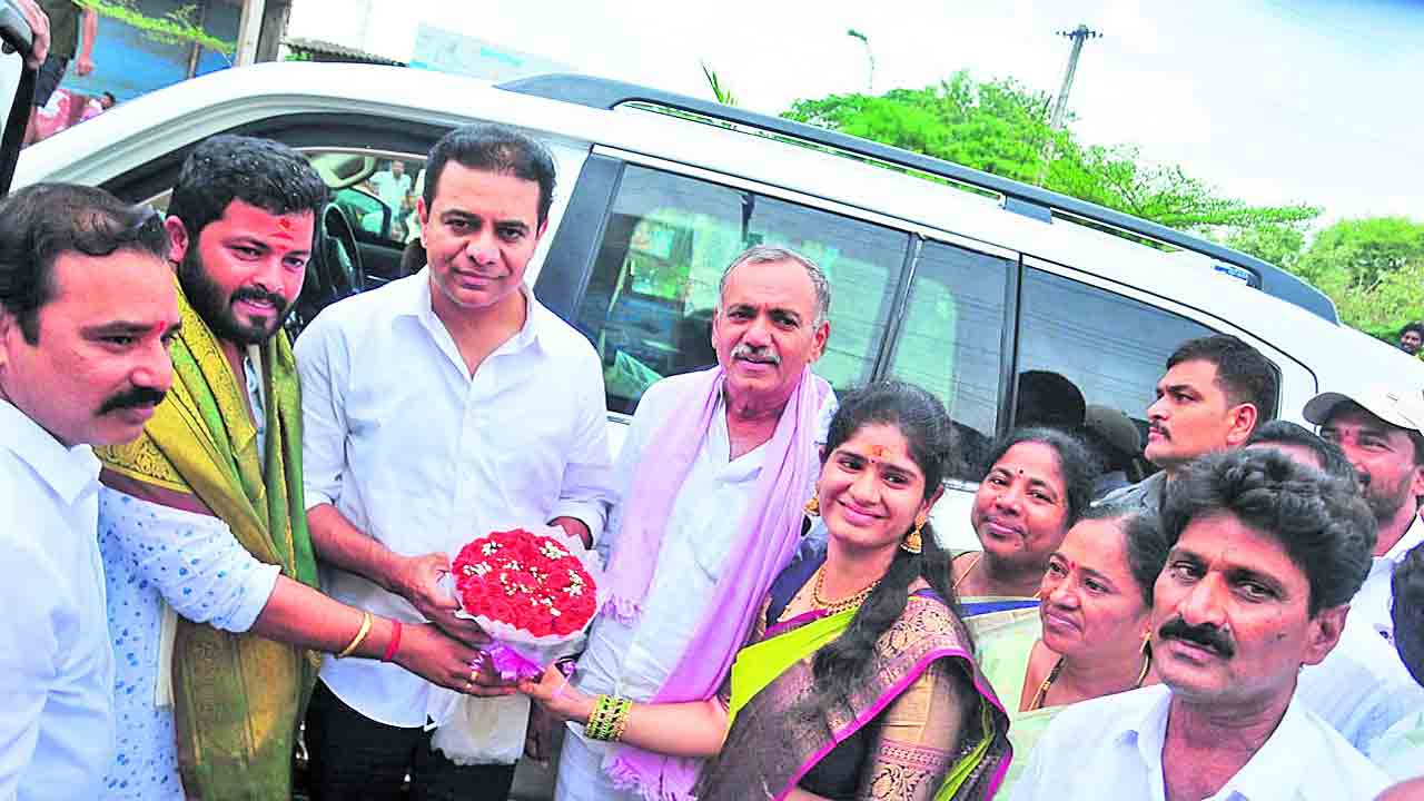 కేటీఆర్‌కు ఘన స్వాగతం