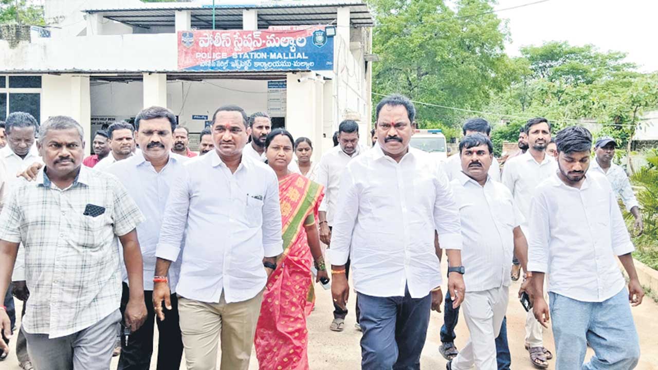 ప్రశ్నిస్తే రౌడీయిజమా?