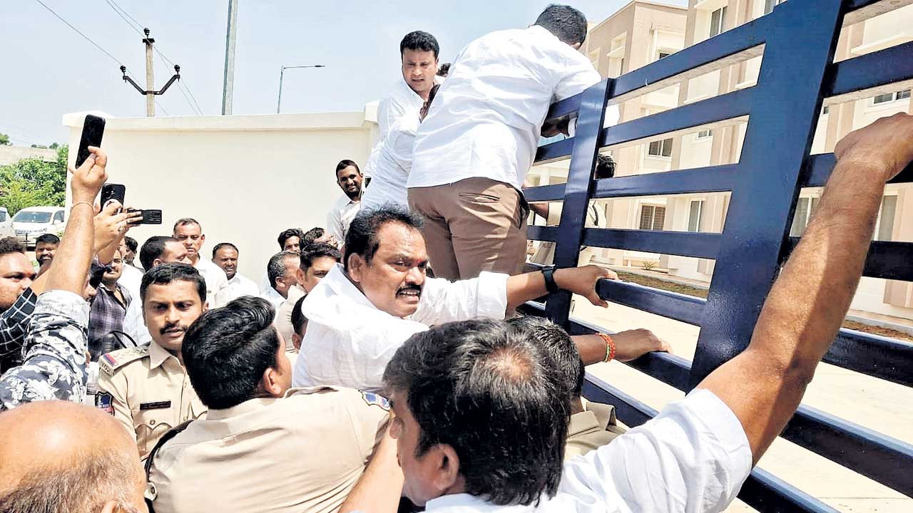 దవాఖానను ప్రారంభిస్తరా.. లేదా..?