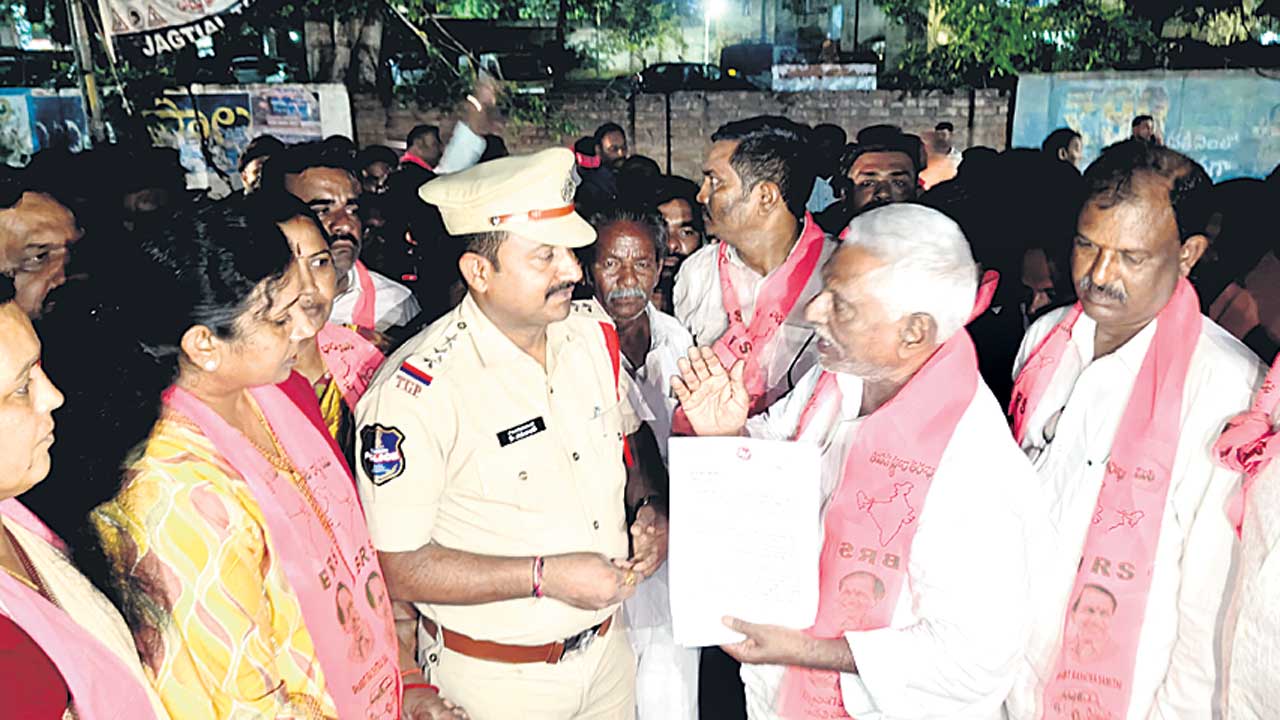 హింసను ప్రేరేపించేలా వ్యాఖ్యలు
