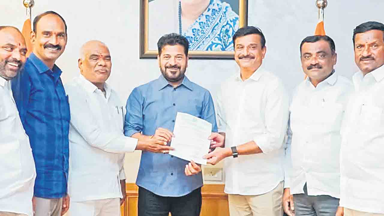 నియోజకవర్గ అభివృద్ధికి సహకరించాలి