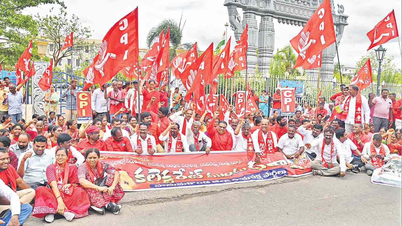 ప్రతి పేదవాడికీ ఇల్లు ఇవ్వాల్సిందే