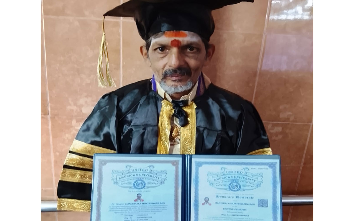 పూజారి మ‌ద్దిరాల ముక్తేశ్వ‌ర‌రావుకు గౌర‌వ‌ డాక్టరేట్