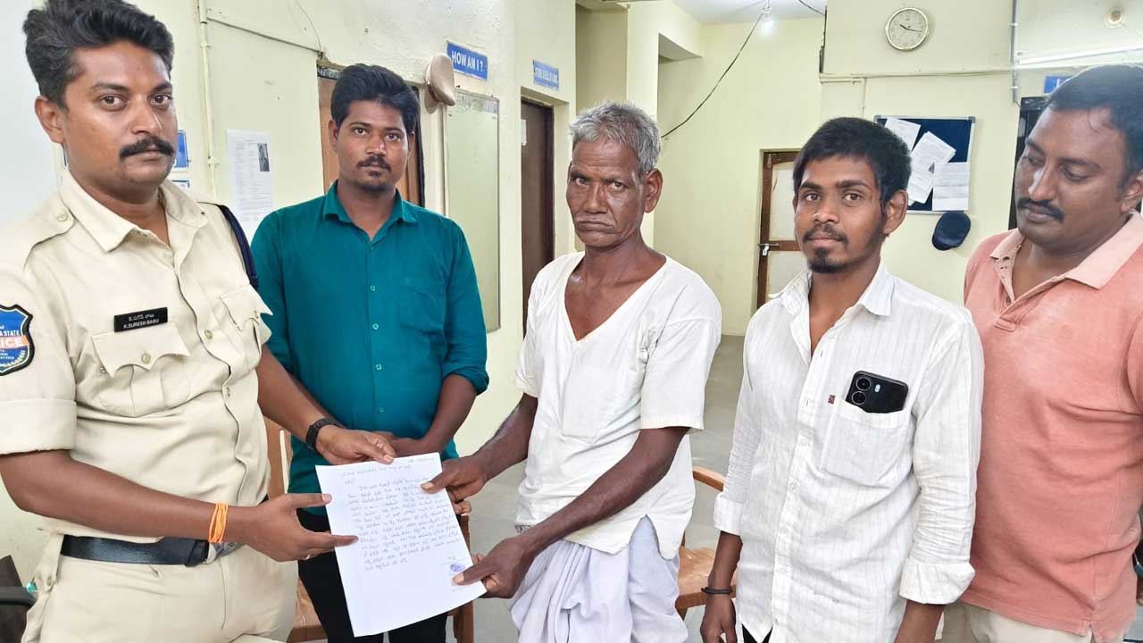 కోస్గిలో కాంగ్రెస్‌ గూండాల దౌర్జన్యం