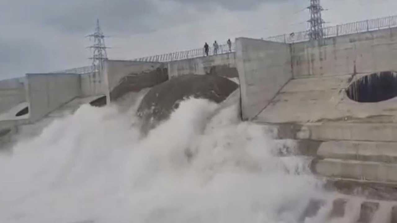పీఆర్‌ఎల్‌ఐ రెండో పంప్‌ వెట్న్‌ సక్సెస్‌