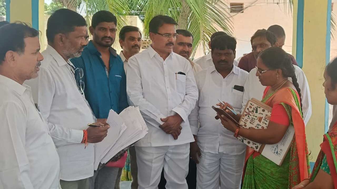గడువులోగా ఎస్‌ఐఆర్‌ ఫామ్స్‌ అందజేయాలి
