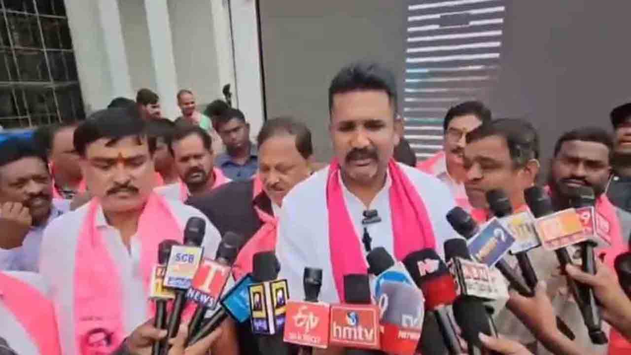 కేసీఆర్‌ ఆనవాళ్లను చెరపలేరు