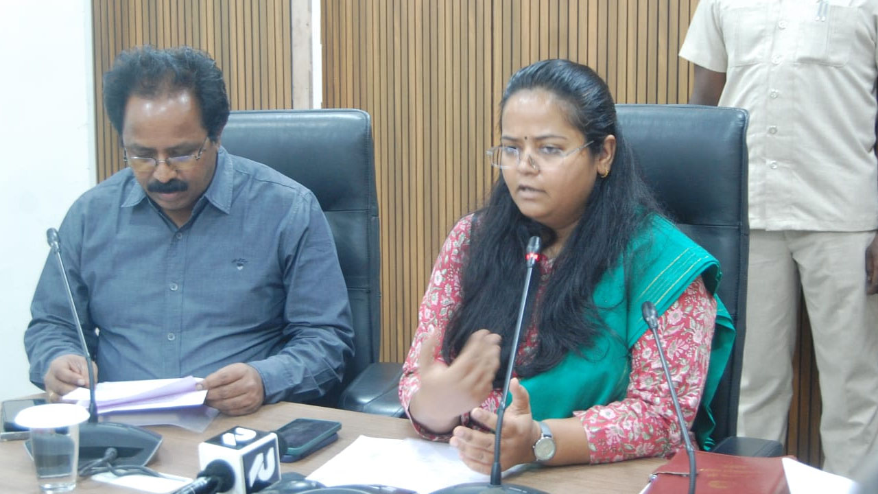 Collector Pratima Singh | మెదక్‌ జిల్లాలో రికార్డు స్థాయిలో ధాన్యం కొనుగోళ్లు : కలెక్టర్ ప్రతిమా సింగ్