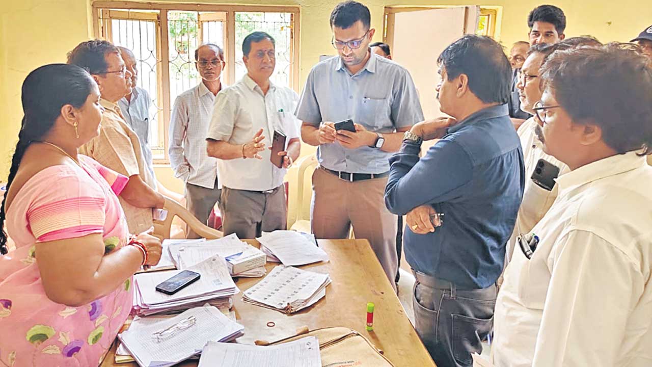 సర్‌పై కదిలిన యంత్రాంగం