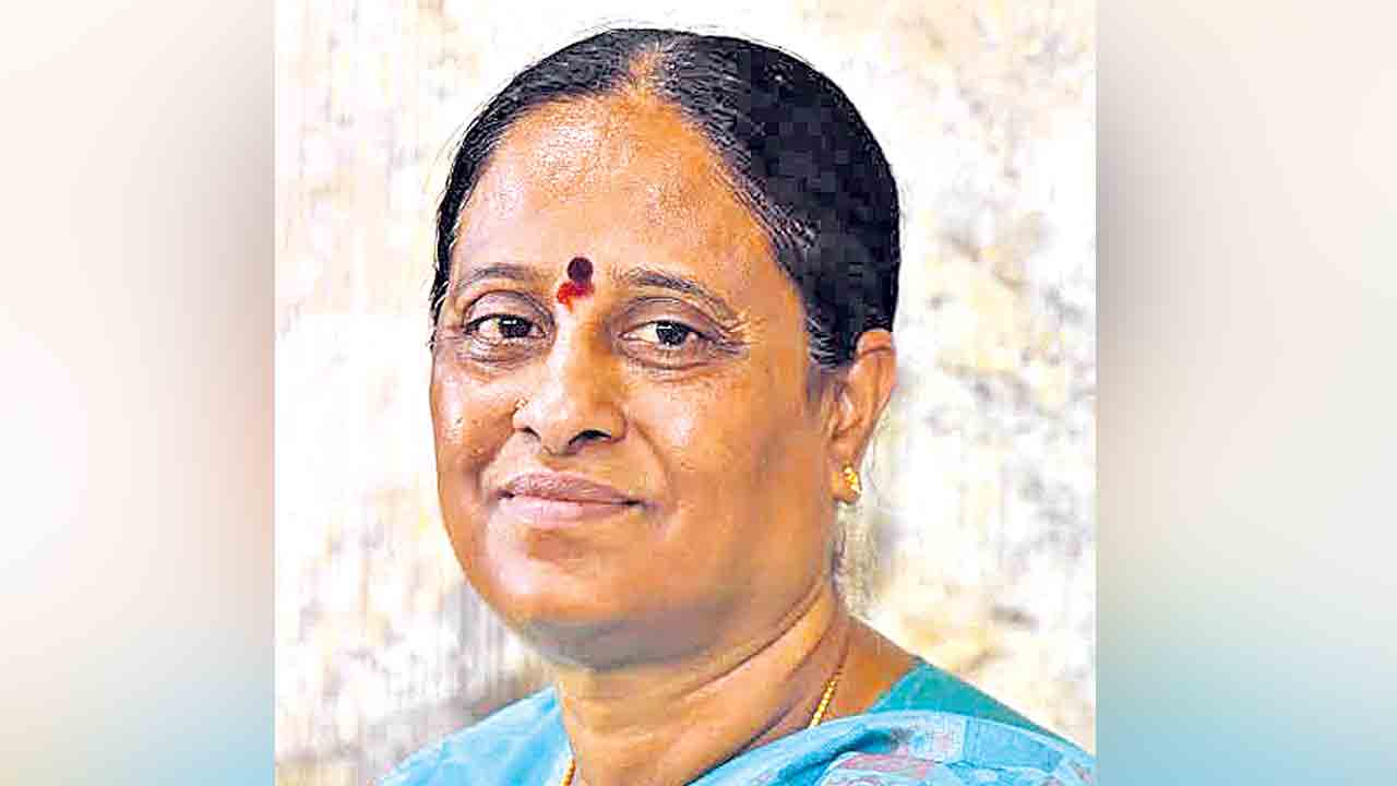 చేనేత కార్మికుల పొట్టకొట్టొద్దు
