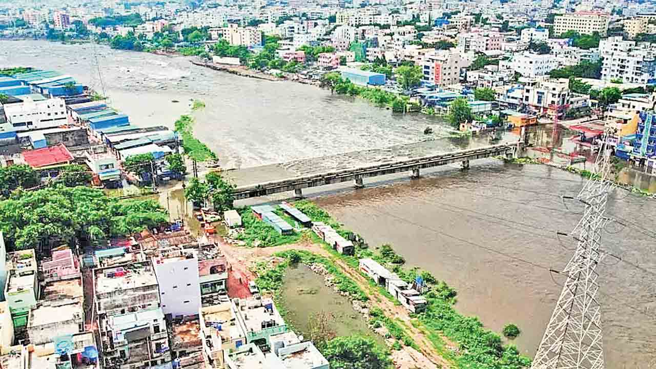 ఎవరి మెప్పుకోసం మూసీ ప్రక్షాళన?