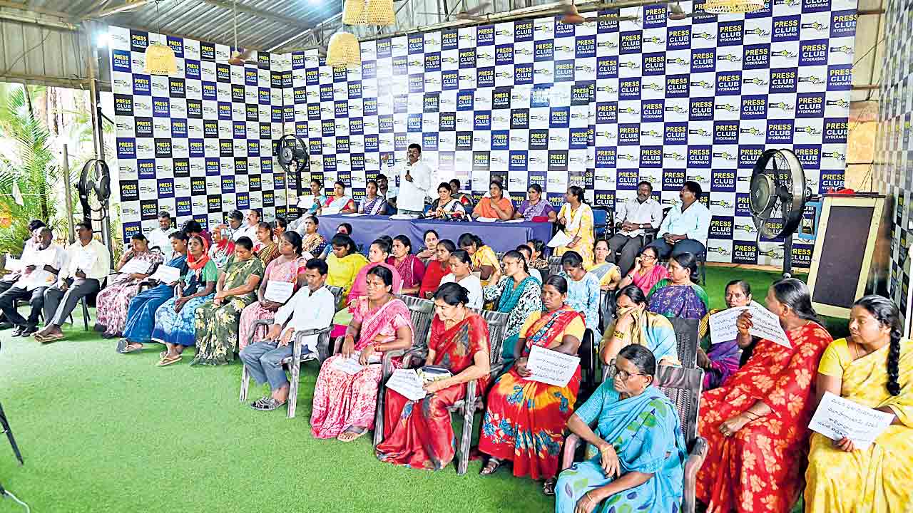 అనర్హులకు డబుల్‌ ఇండ్లు