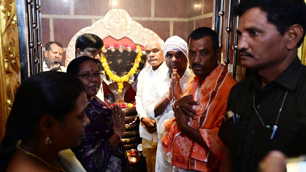 Nagobatemple11