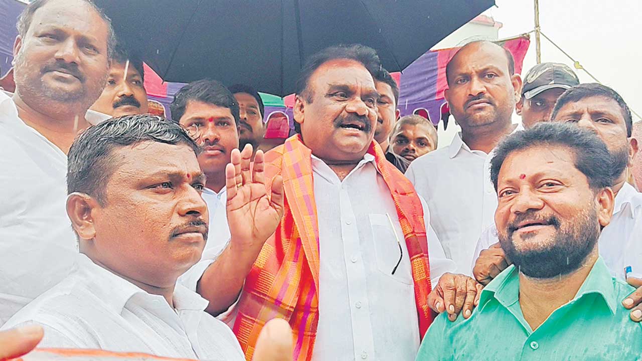 కొందరి మాటలు విని మోసపోవద్దు