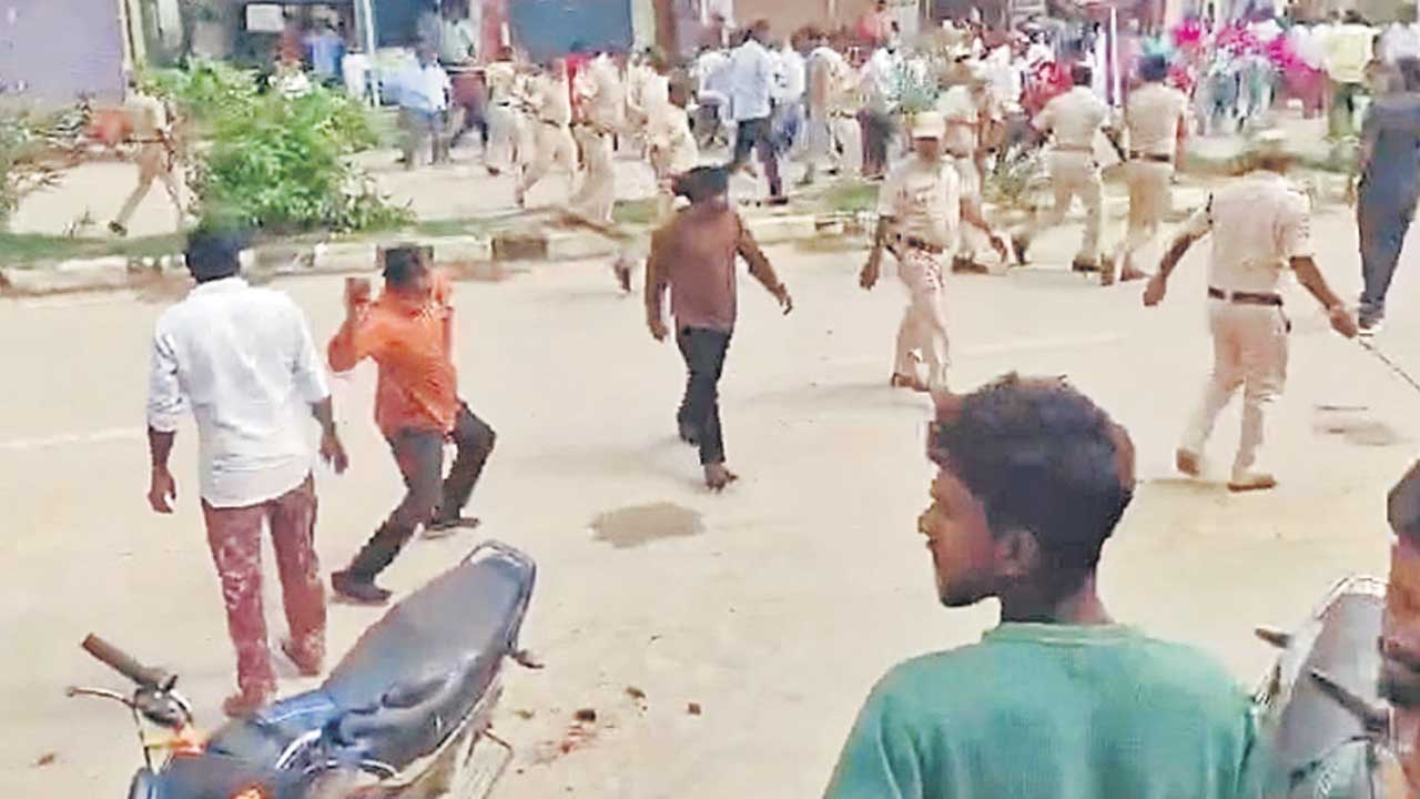 కాంగ్రెస్‌లో మళ్లీ భగ్గుమన్న వర్గ విభేదాలు