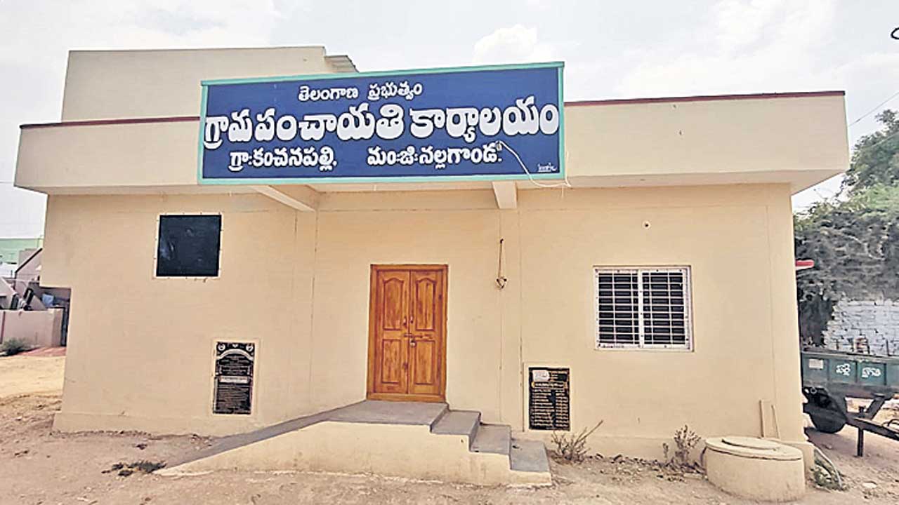 పంచాయతీ కార్యదర్శుల మెడపై డైస్‌ నాప్‌ కత్తి