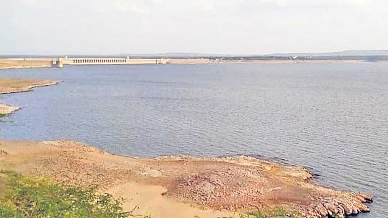అడుగంటుతున్న సాగర్‌ జలాలు