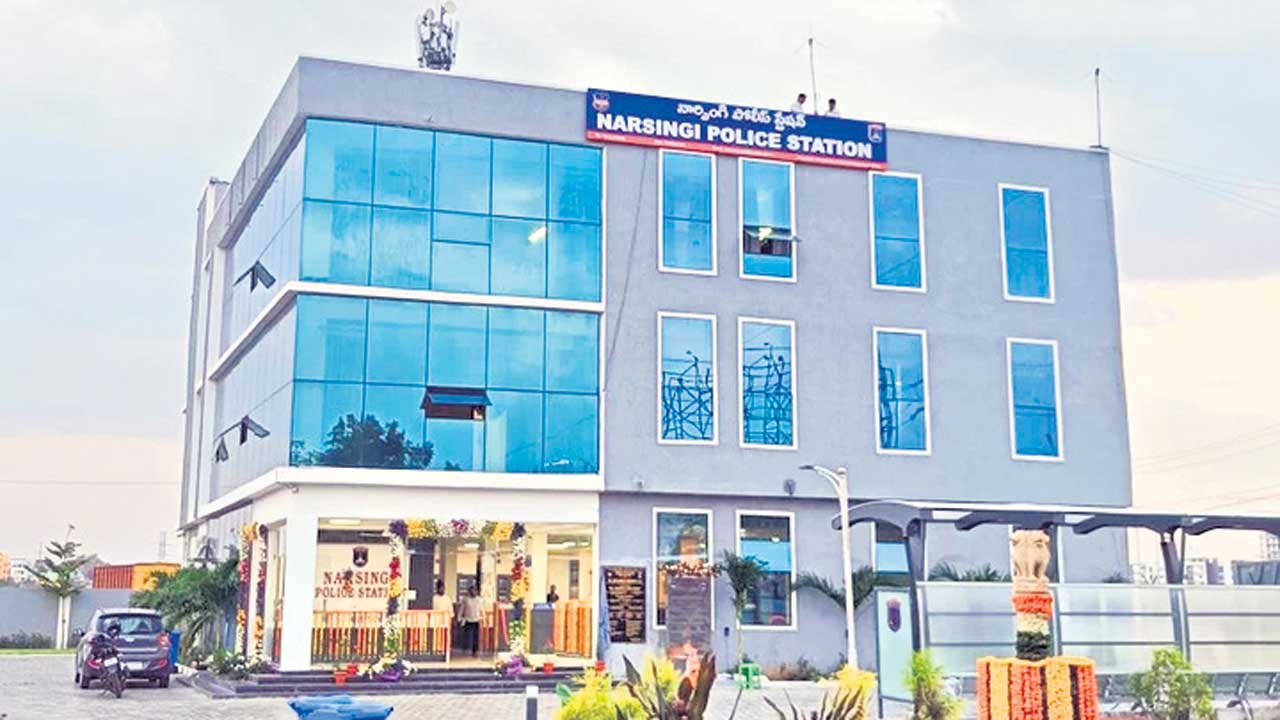 తప్పించుకున్నాడా..తప్పించారా?