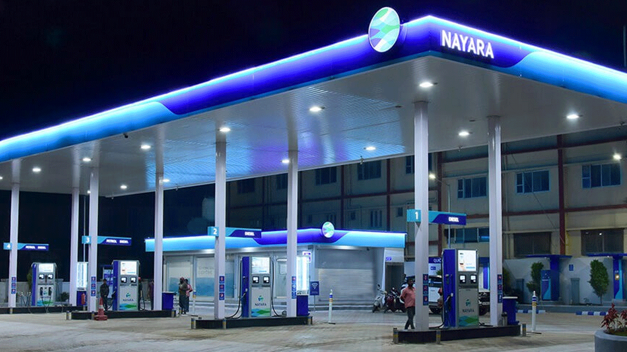 Petro rates | వాహ‌న‌దారుల‌కు ఊర‌ట‌.. పెట్రోల్‌, డీజిల్ ధ‌ర‌ల‌ను త‌గ్గించిన న‌యారా..!