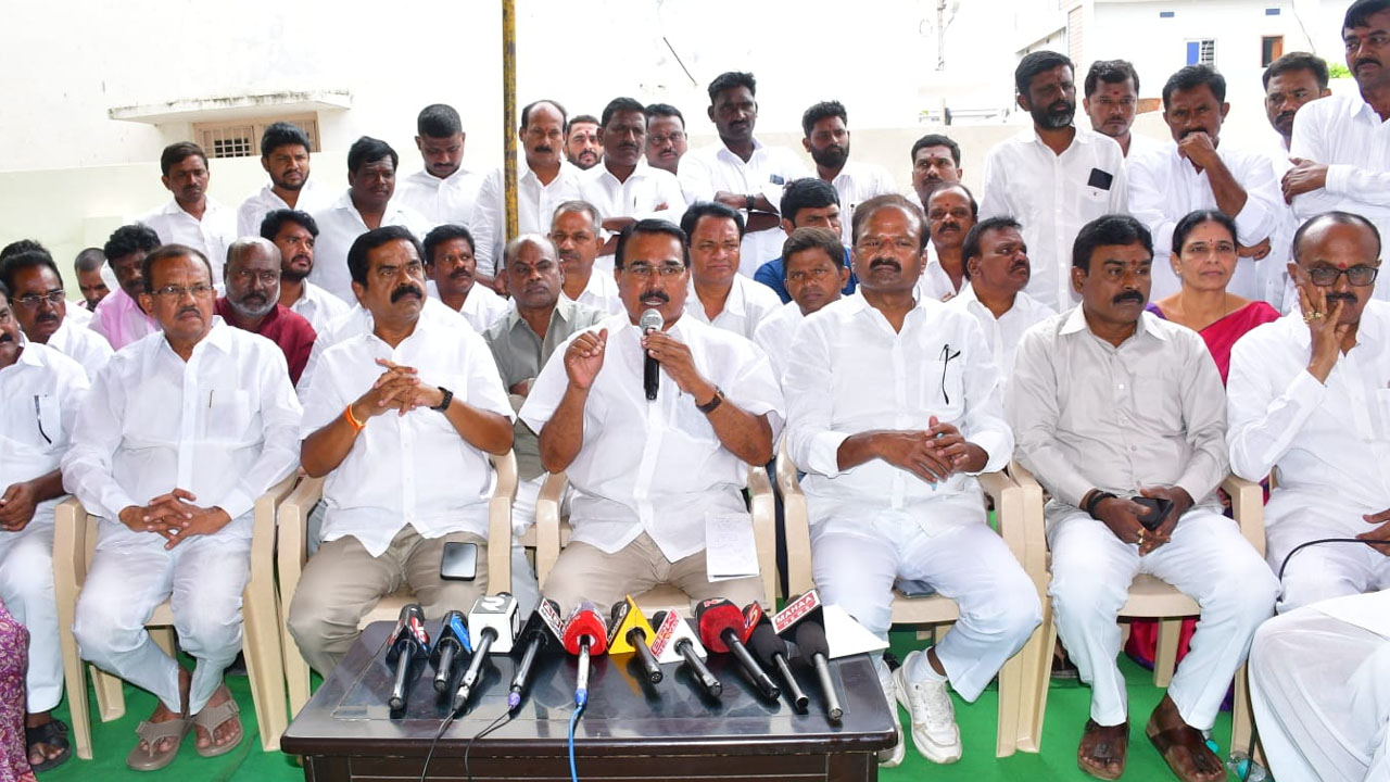 Niranjan Reddy | రేవంత్‌ రెడ్డి ఉన్నాడనే ధైర్యంతో ఆంధ్రలో పంటలు సాగు : మాజీ మంత్రి నిరంజన్‌ రెడ్డి
