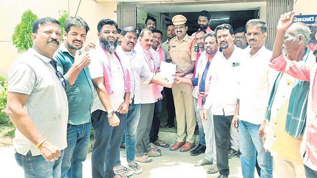 సీఎం రేవంత్‌రెడ్డిపై చర్యలు తీసుకోవాలి