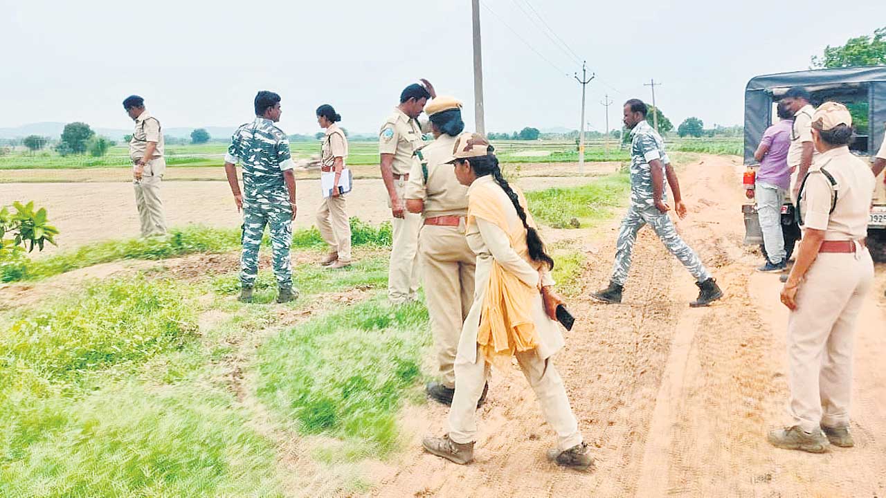 తీగ లాగితే బయటపడుతున్న డొంక!